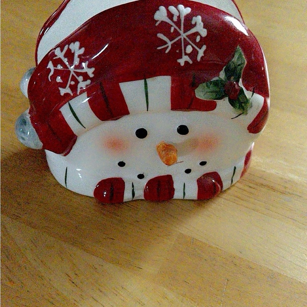 ❤️🤍⛄️ EUC Red and White Snowman Holiday Decor Napkin Holder ❤️🤍⛄️